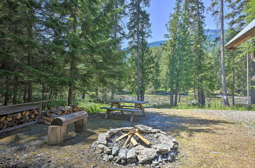 Photo 3 - Expansive Moyie Riverfront Cabin - Pets Welcome