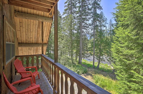 Photo 36 - Expansive Moyie Riverfront Cabin - Pets Welcome