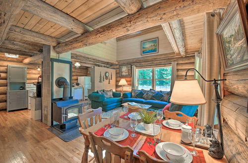 Photo 11 - Expansive Moyie Riverfront Cabin - Pets Welcome