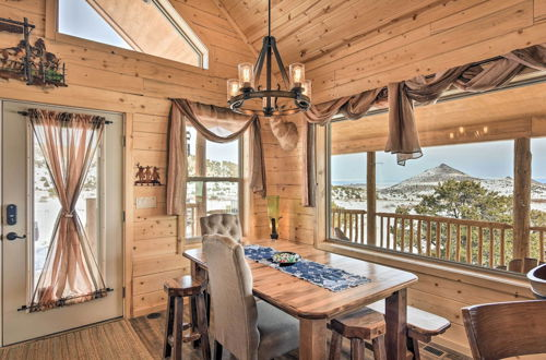 Foto 29 - Peaceful Cabin w/ Panoramic Mtn Views & Hot Tub