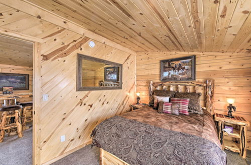 Foto 35 - Peaceful Cabin w/ Panoramic Mtn Views & Hot Tub