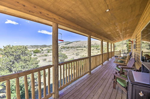 Foto 12 - Peaceful Cabin w/ Panoramic Mtn Views & Hot Tub
