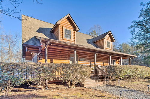 Photo 15 - Cozy Cabin w/ Loft ~10 Mi to Lake Lure