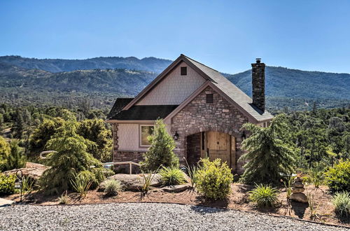 Photo 28 - Lovely Mountain Cottage w/ Pool: 28 Mi to Yosemite