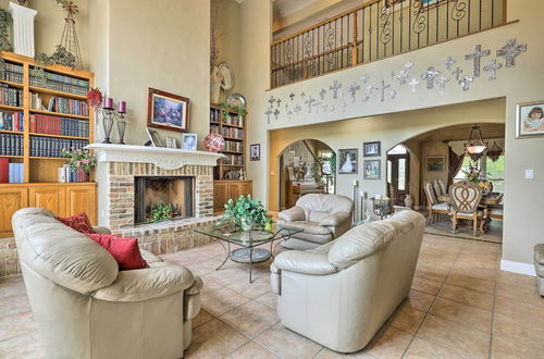 Photo 2 - Extravagant 4,500 Sq Ft Home in Hill Country