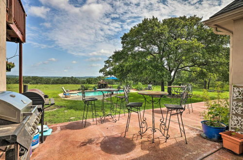 Photo 20 - Extravagant 4,500 Sq Ft Home in Hill Country
