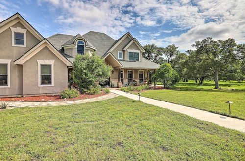 Foto 26 - Extravagant 4,500 Sq Ft Home in Hill Country