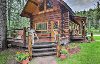 Photo 1 - Cozy Glacier Park Log Cabin - 'best in the West!'