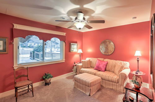 Photo 9 - Rustic Fayetteville Townhome W/fireplace & 3 Decks