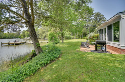 Foto 4 - Spacious Mathews Retreat w/ Waterfront Views