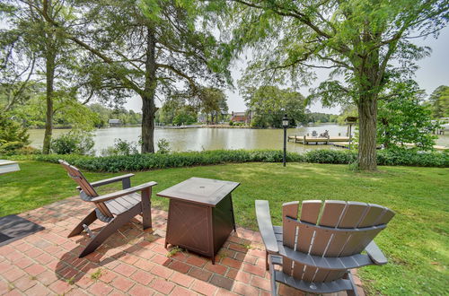 Foto 11 - Spacious Mathews Retreat w/ Waterfront Views