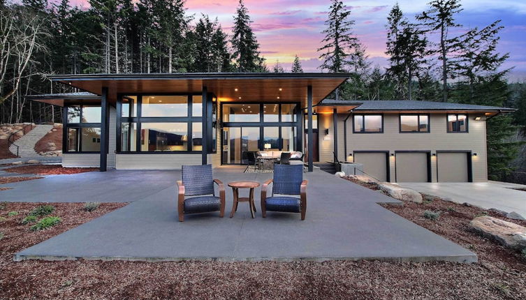 Photo 1 - 'pahto's Retreat' Luxe White Salmon Home W/hot Tub