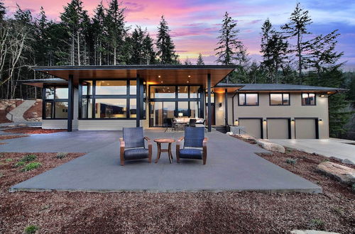 Photo 1 - 'pahto's Retreat' Luxe White Salmon Home W/hot Tub