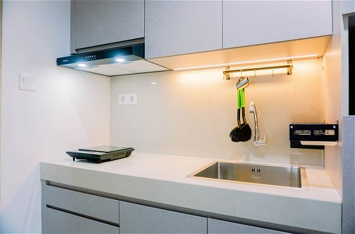 Photo 9 - Homey And Simply Look 1Br Bintaro Embarcadero Apartment