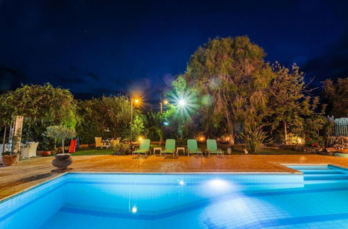 Foto 41 - Beachfront Luxury Villa-private Pool Garden Heaven
