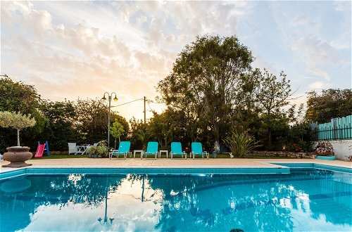 Photo 2 - Beachfront Luxury Villa-private Pool Garden Heaven