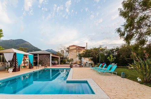 Photo 38 - Beachfront Luxury Villa-private Pool Garden Heaven