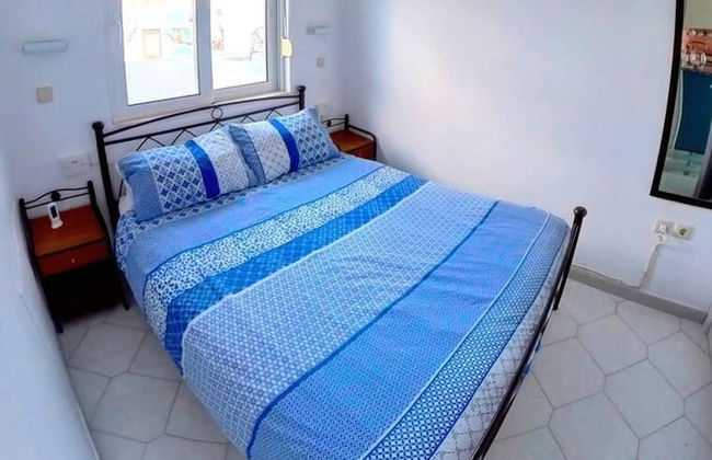 Deluxe Beach Apartment- Sleeps 2 & Private Terrace - Foto 3