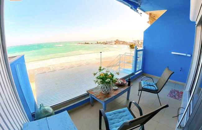 Deluxe Beach Apartment- Sleeps 2 & Private Terrace - Foto 19