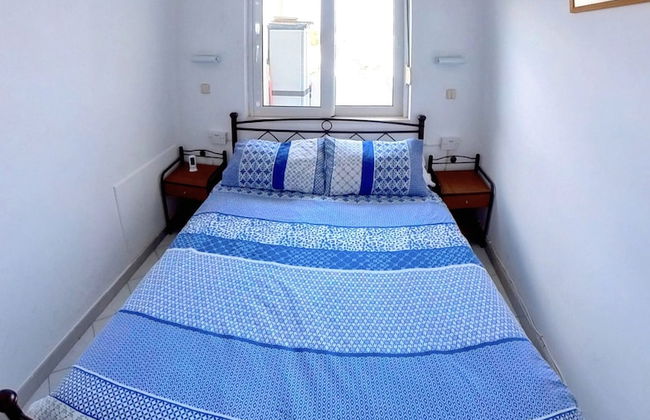 Deluxe Beach Apartment- Sleeps 2 & Private Terrace - Foto 2