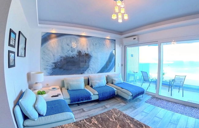 Deluxe Beach Apartment- Sleeps 2 & Private Terrace - Foto 10