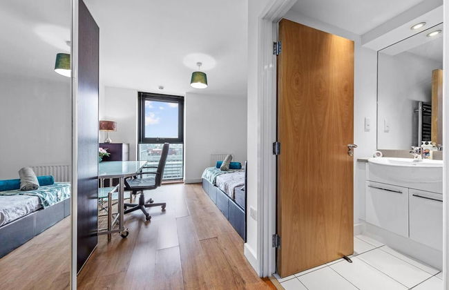 Lovely & Cosy 2 Beds London Skyline View - Photo 5