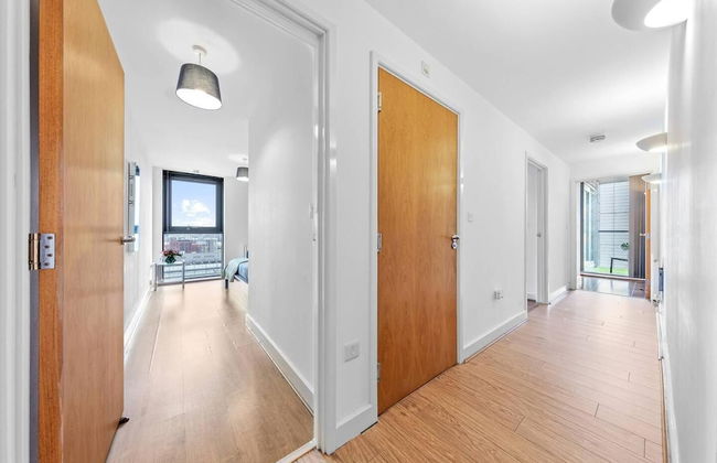 Lovely & Cosy 2 Beds London Skyline View - Photo 19