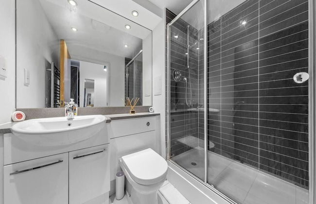 Lovely & Cosy 2 Beds London Skyline View - Photo 13
