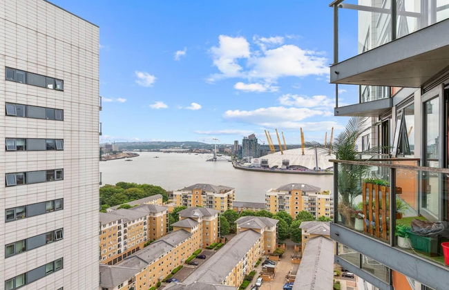 Lovely & Cosy 2 Beds London Skyline View - Photo 1