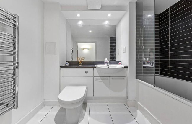 Lovely & Cosy 2 Beds London Skyline View - Photo 15