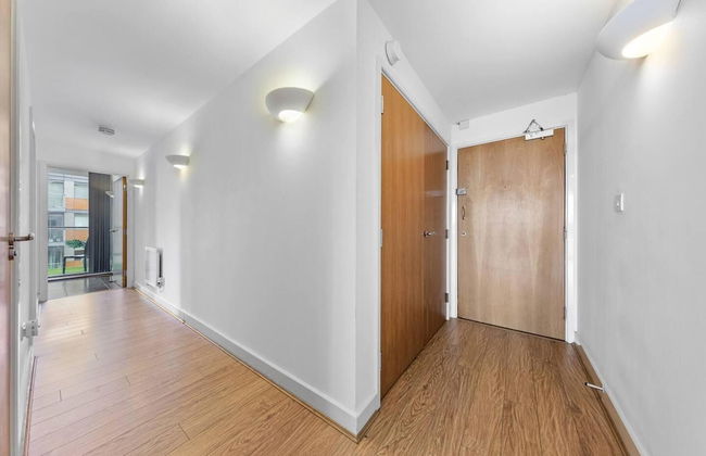 Lovely & Cosy 2 Beds London Skyline View - Photo 18
