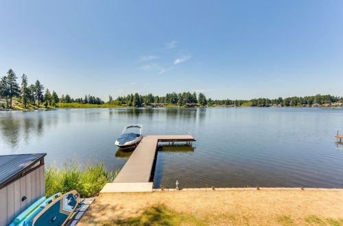 Foto 8 - Gorgeous Long Lake Home w/ Dock, Kayak, SUP & More