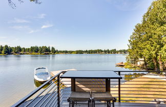 Foto 2 - Gorgeous Long Lake Home w/ Dock, Kayak, SUP & More