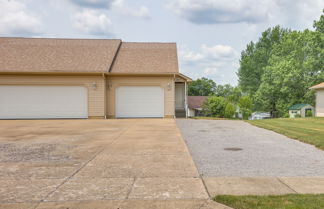 Photo 3 - Wfh-friendly Columbiana Vacation Rental w/ Deck