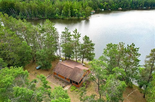 Foto 15 - Pet-friendly Waterfront Minong Cabin With Fire Pit