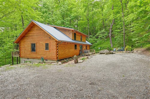 Foto 17 - Scenic Blue Ridge Cabin Rental w/ Resort Amenities