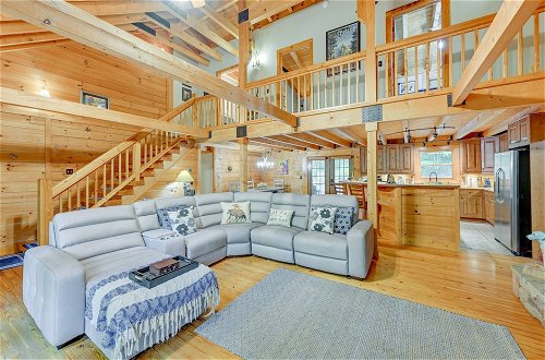 Foto 1 - Scenic Blue Ridge Cabin Rental w/ Resort Amenities