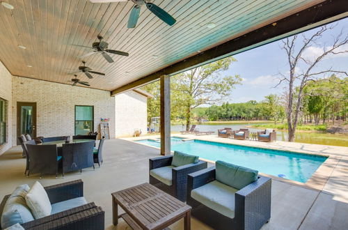 Photo 34 - Luxe Waterfront Home in Malakoff w/ Pool + Hot Tub