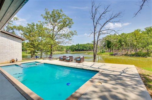 Photo 36 - Luxe Waterfront Home in Malakoff w/ Pool + Hot Tub
