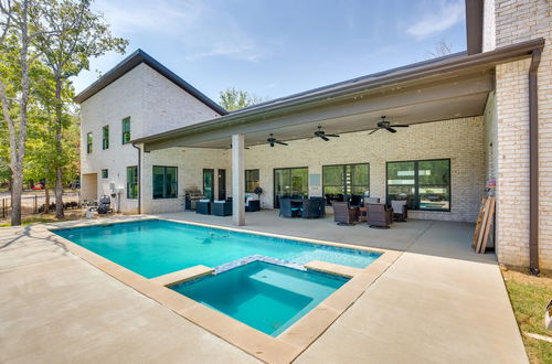 Photo 1 - Luxe Waterfront Home in Malakoff w/ Pool + Hot Tub