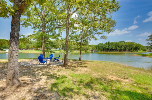 Photo 2 - Luxe Waterfront Home in Malakoff w/ Pool + Hot Tub