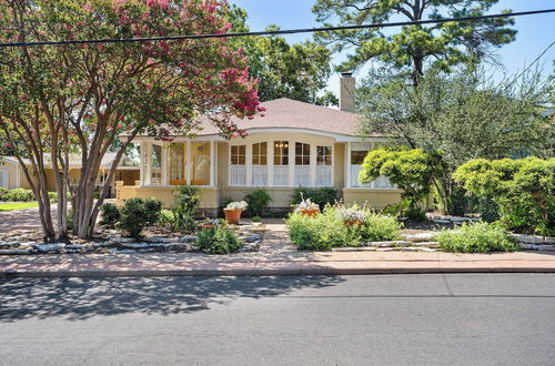 Photo 31 - Gilded Carriage Haus With Hot Tub