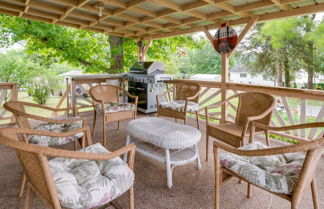 Photo 1 - Quaint Warsaw Getaway w/ Covered Porch & Kayaks