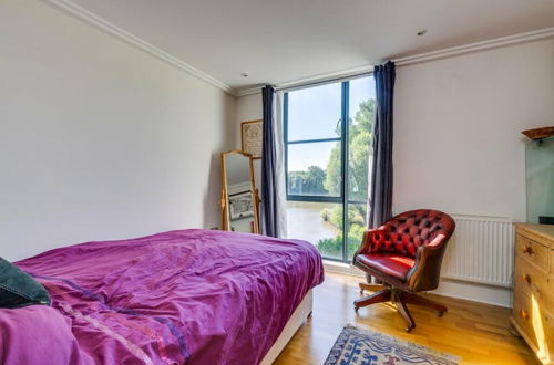 Foto 2 - Brand New 2-bed Apartment in Brentford Kew Gardens