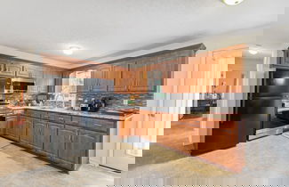Foto 3 - Chatham Getaway w/ Fireplace, Deck & Gas Grill