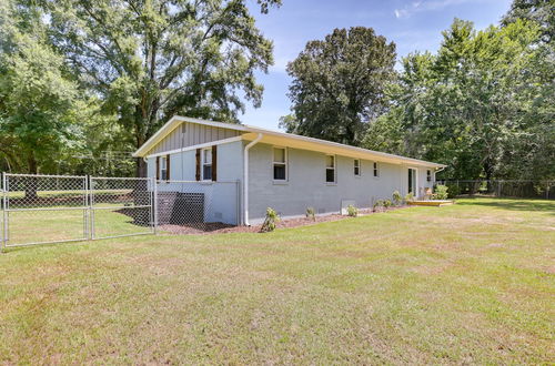 Foto 3 - Pet-friendly Alabama Retreat w/ Deck & Patio