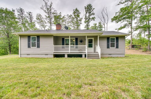 Photo 1 - Cozy Home in Star Tannery w/ Private Backyard