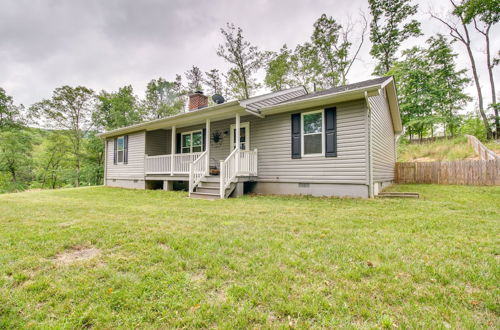 Foto 19 - Cozy Home in Star Tannery w/ Private Backyard