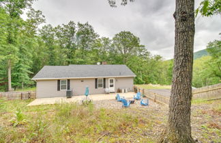 Photo 2 - Cozy Home in Star Tannery w/ Private Backyard