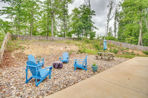 Photo 16 - Cozy Home in Star Tannery w/ Private Backyard